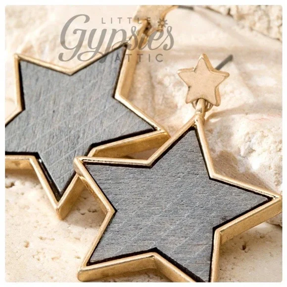 Wooden Stars in Gold Earrings - Picture 7 of 7
